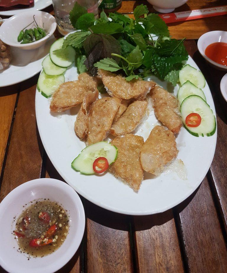 SaigonMe empfiehlt gebratene Fischküchlein aus Ho-Chi-Minh-Stadt